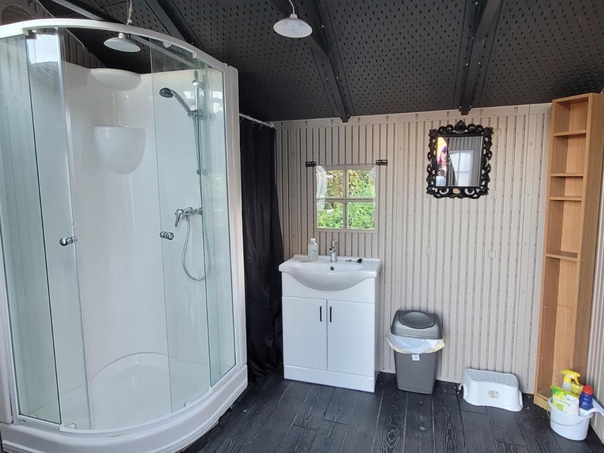1 Glamping Tent With Kitchen & Electric On Small Family Campsite, No Bedding Supplied Narberth Εξωτερικό φωτογραφία