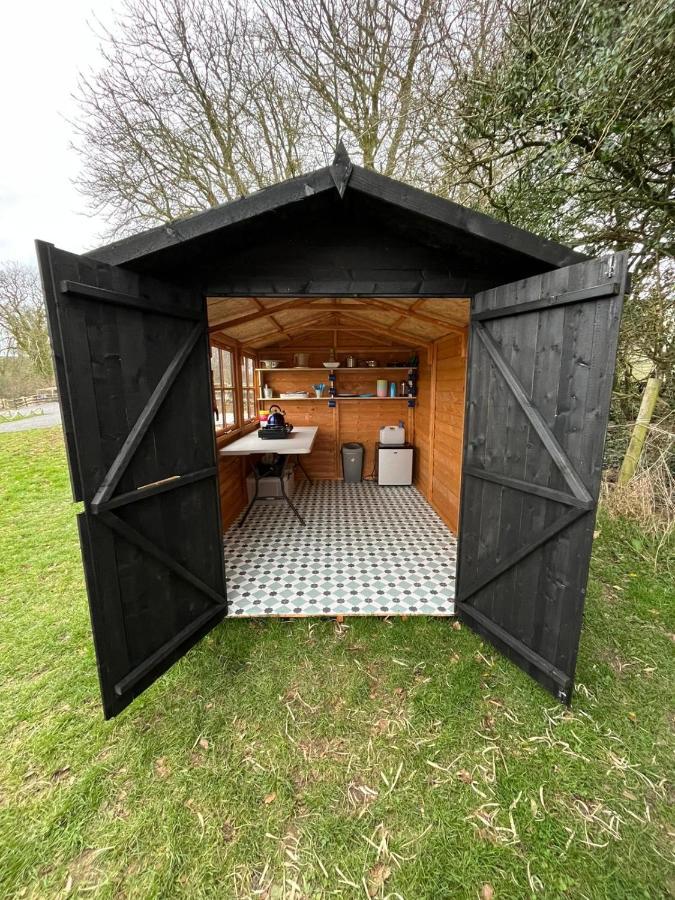 1 Glamping Tent With Kitchen & Electric On Small Family Campsite, No Bedding Supplied Narberth Εξωτερικό φωτογραφία