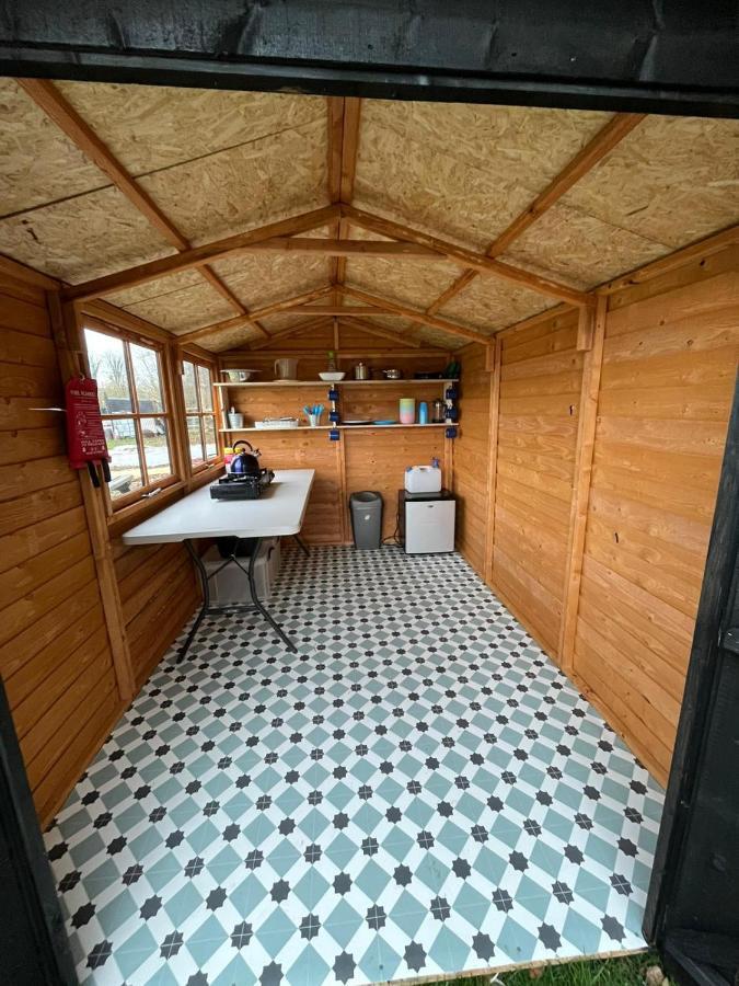 1 Glamping Tent With Kitchen & Electric On Small Family Campsite, No Bedding Supplied Narberth Εξωτερικό φωτογραφία